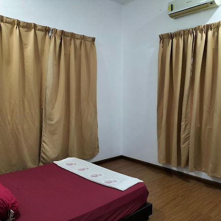 Che Na Homestay Pontian Pontian Kecil Luaran gambar