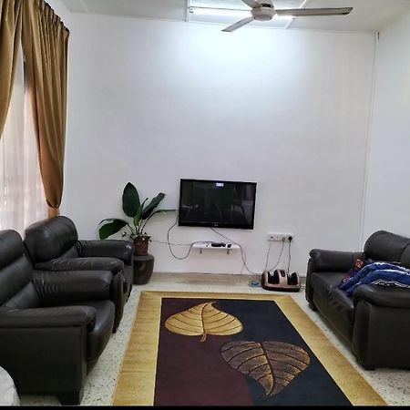 Che Na Homestay Pontian Pontian Kecil Luaran gambar