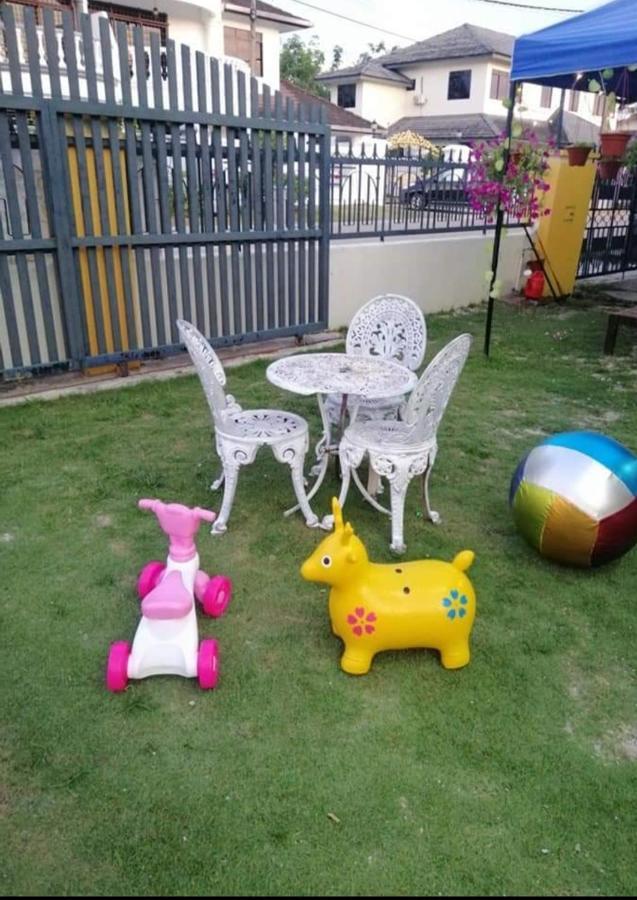 Che Na Homestay Pontian Pontian Kecil Luaran gambar